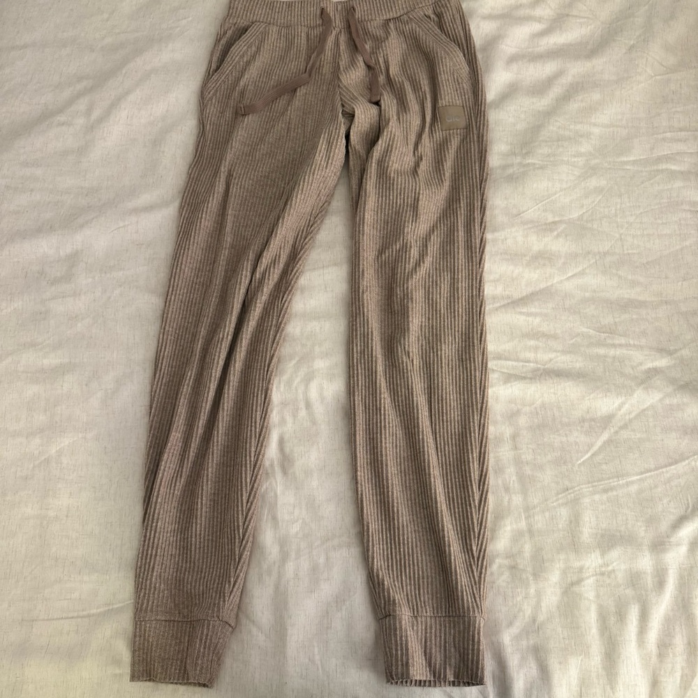 Alo Muse Hoodie and Sweatpants set in Gravel Heather - Picture 4 of 6